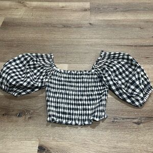 Lulus women’s bell sleeve top - size XS